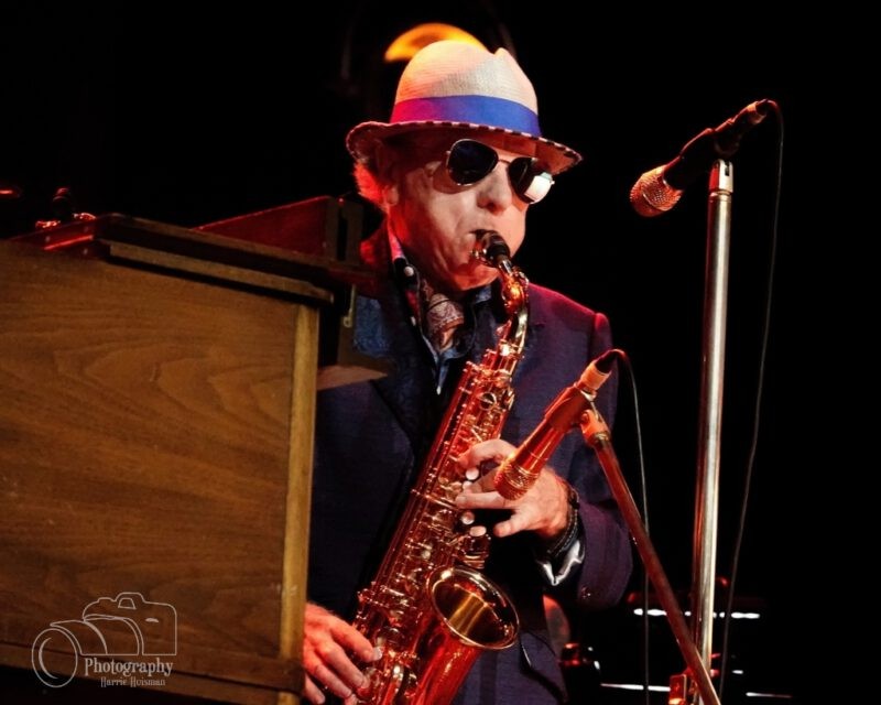 Van_Morrison_&_Band_2026_08